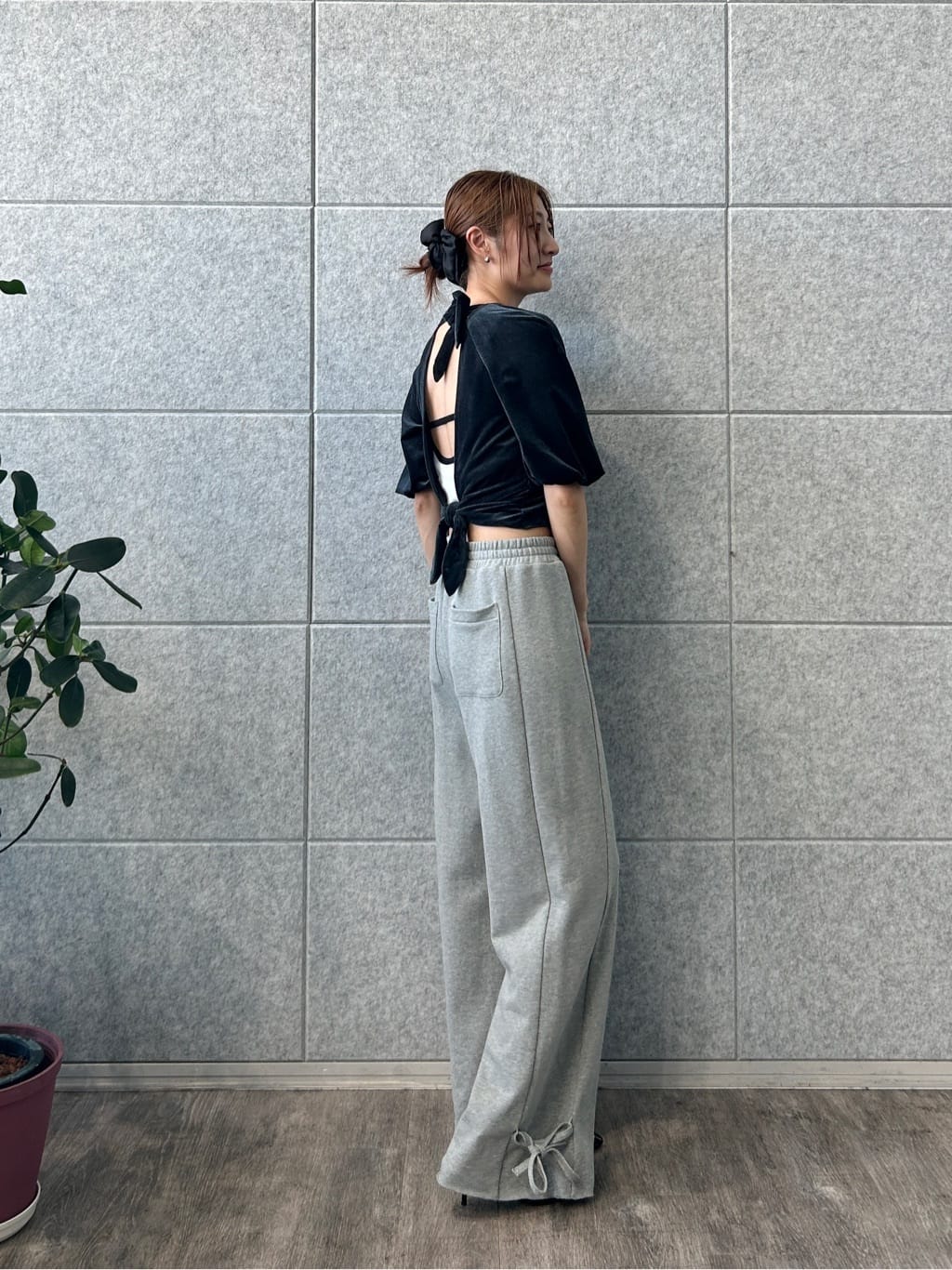 harunaさんの「CODE A｜velvet ribbon pullover」を使ったコーディネート