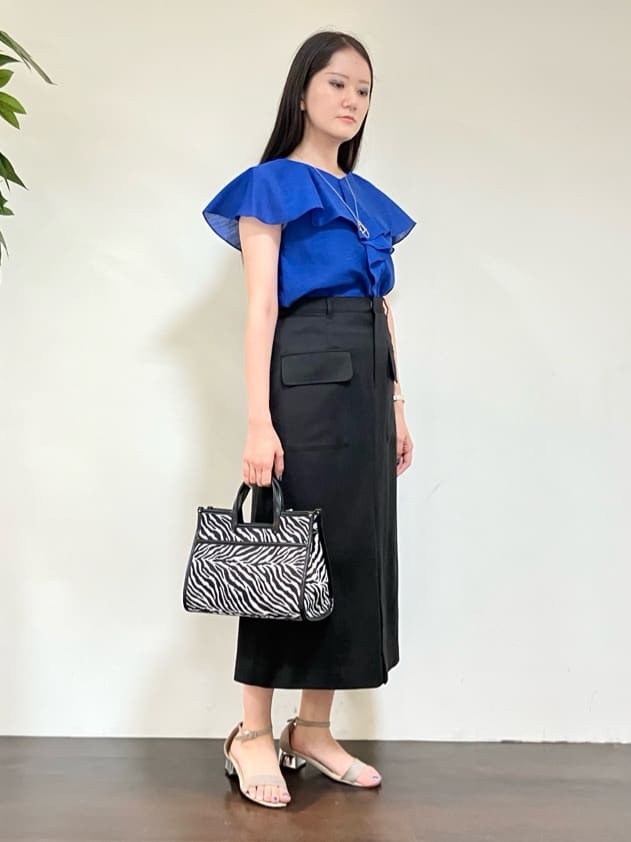 カレンさんの「UNTITLED｜【きれいめ/洗える/フリル】ラッフルシアーブラウス」を使ったコーディネート