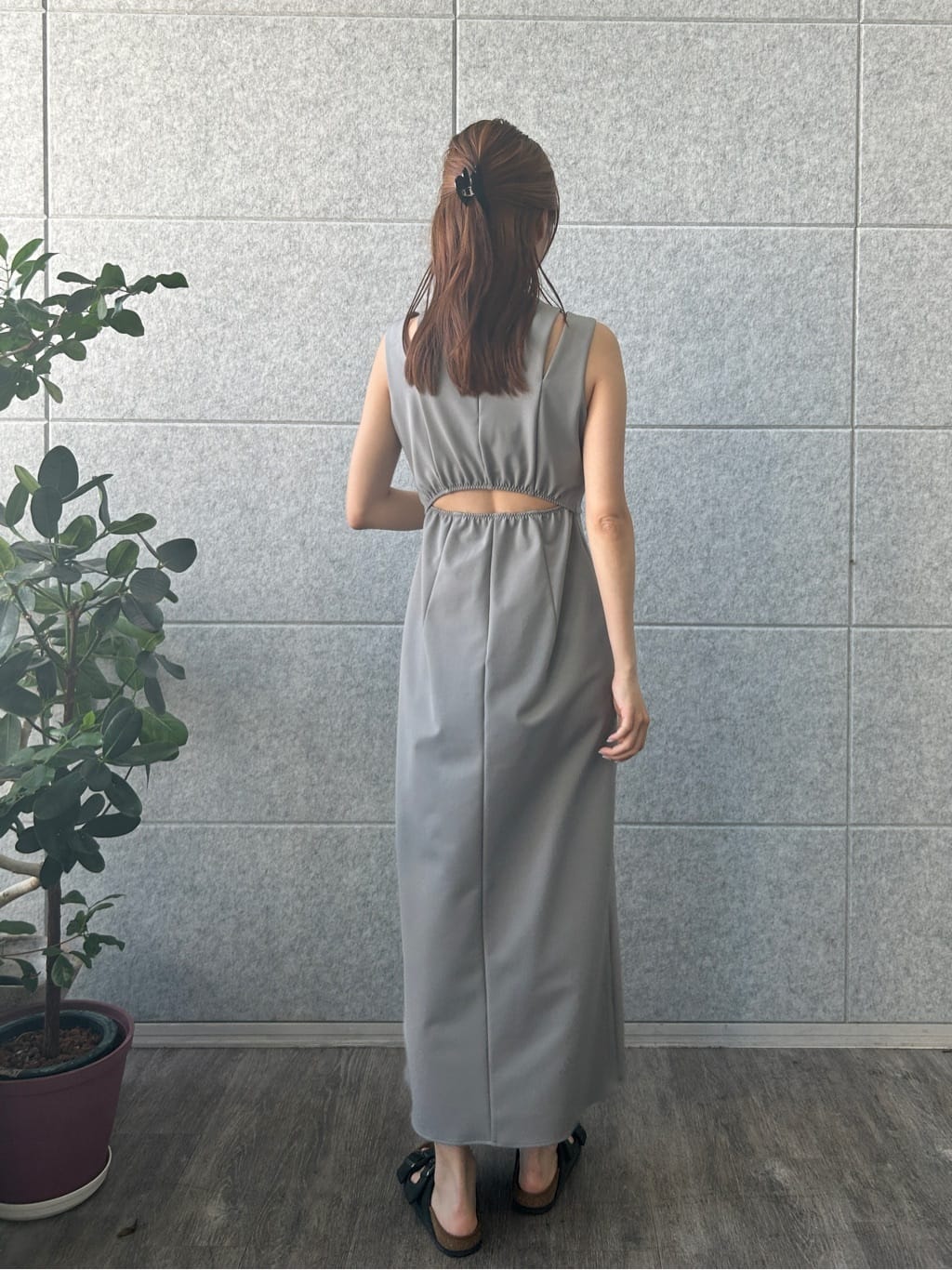 harunaさんの「CODE A｜slit jersey dress」を使ったコーディネート