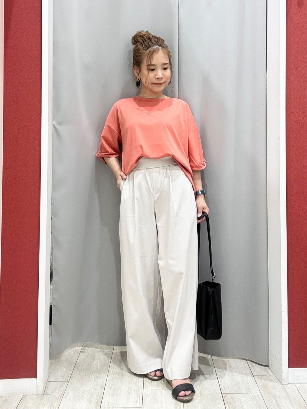 shioさんの「SHOO･LA･RUE｜【ひんやり/洗える/S-LL】袖ねじりシルケットトップス」を使ったコーディネート