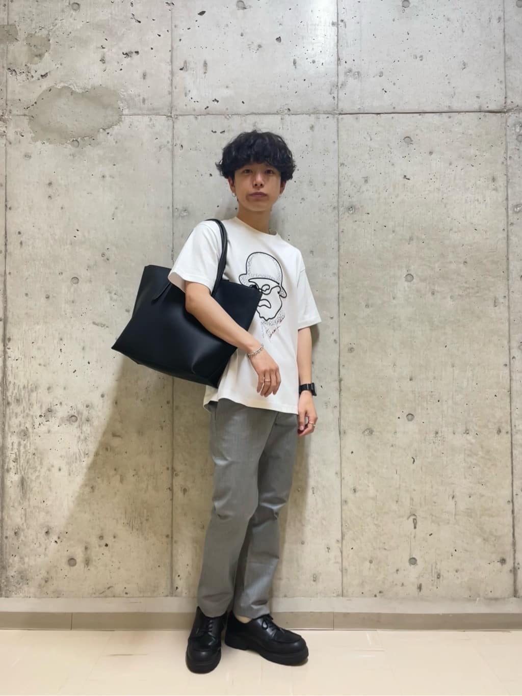 すずきさんの「TAKEO KIKUCHI｜【全7サイズ&times;8色展開！】トップマルチヘリンボン パンツ」を使ったコーディネート
