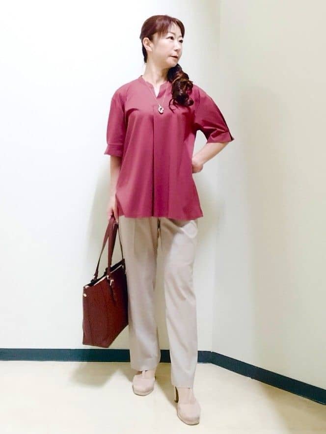 花さんの「Reflect｜【すっきり見え！長め丈／マシンウォッシュ可】スキッパーネックジャージトップス」を使ったコーディネート