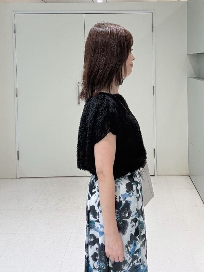 makiさんの「UNTITLED｜【セットアップ可/洗える】フェザーフレンチスリーブブラウス」を使ったコーディネート