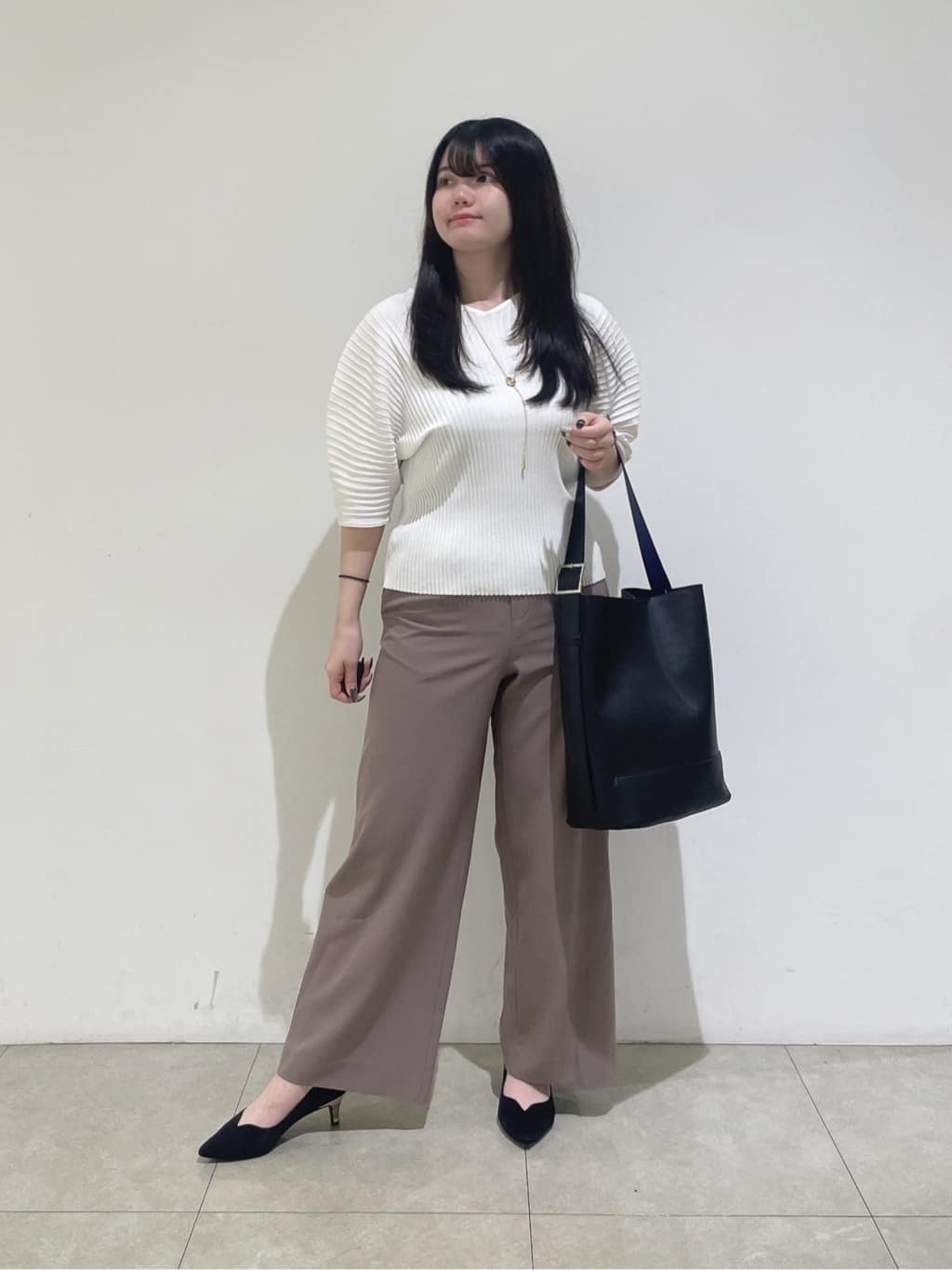 emikaさんの「INDIVI｜【二の腕カバー／スタイルアップ】ドライタッチストレッチニット」を使ったコーディネート