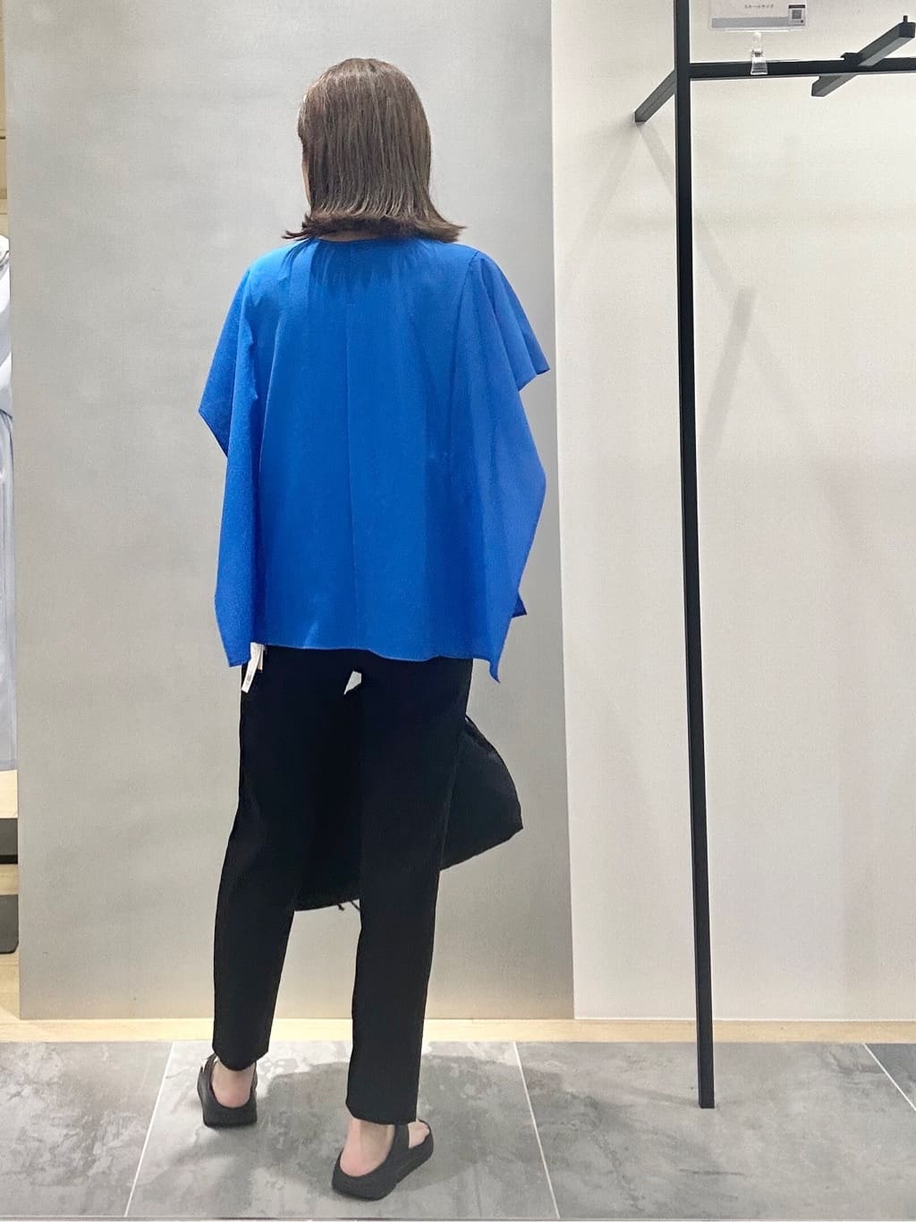 MAIさんの「INDIVI｜【体型カバー】スクエアブラウス」を使ったコーディネート