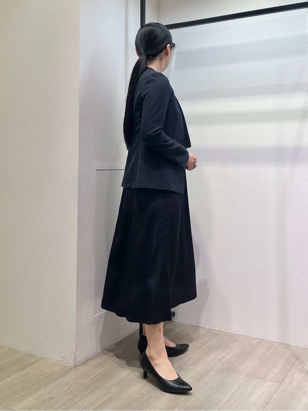 hasuさんの「INDIVI｜【定番スーツ／UVケア／洗える】ウール調ノーカラージャケット」を使ったコーディネート