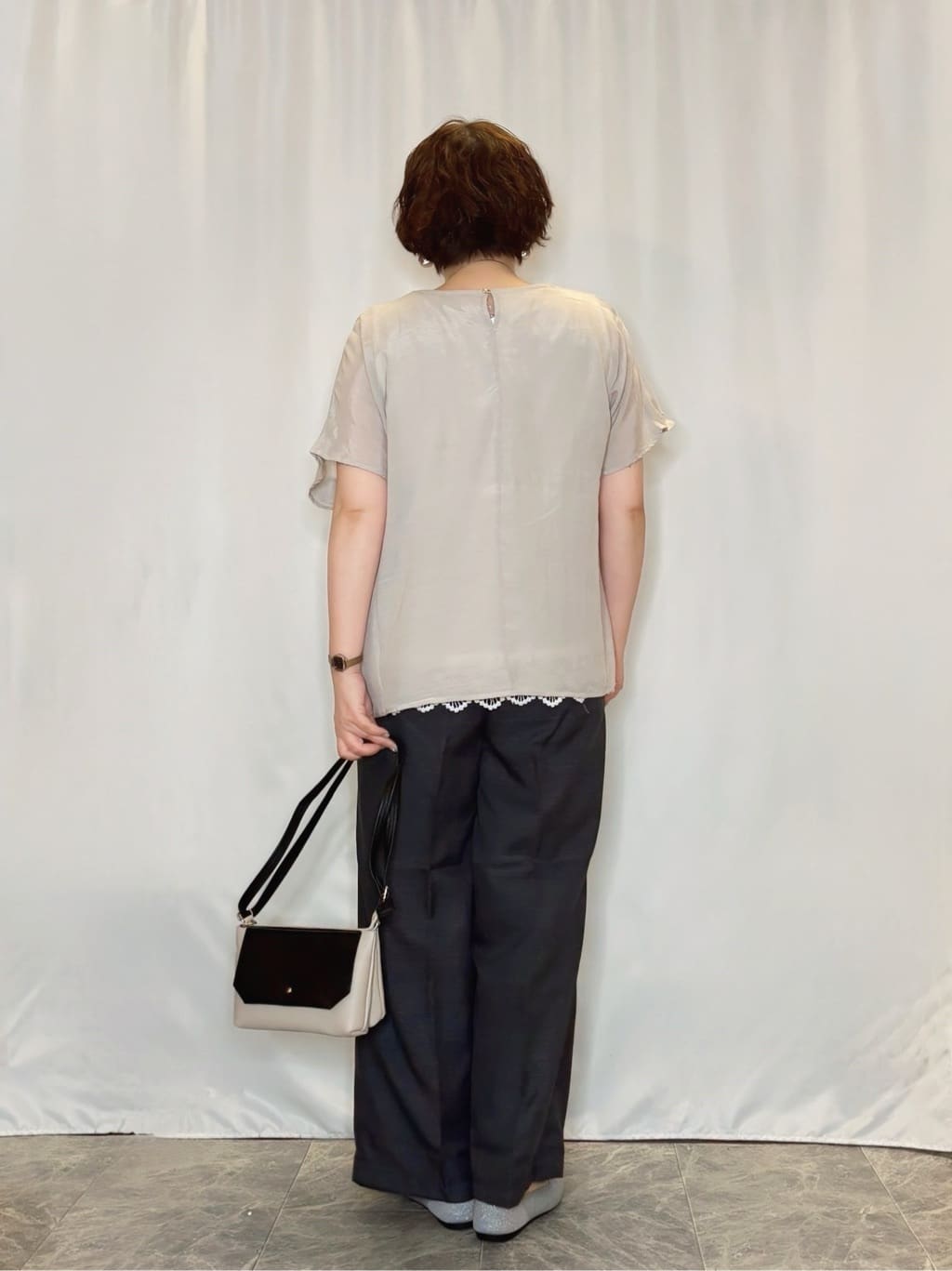 たみさんの「SHOO･LA･RUE｜【S-LL】着るだけで簡単にコーデが決まる レースレイヤード風ドルマントップス」を使ったコーディネート