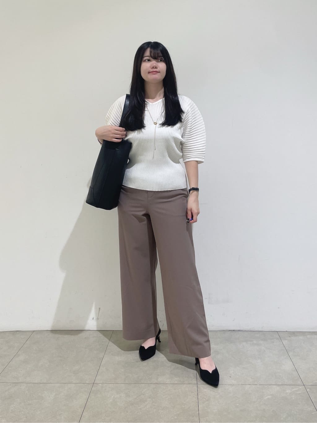 emikaさんの「INDIVI｜【二の腕カバー／スタイルアップ】ドライタッチストレッチニット」を使ったコーディネート