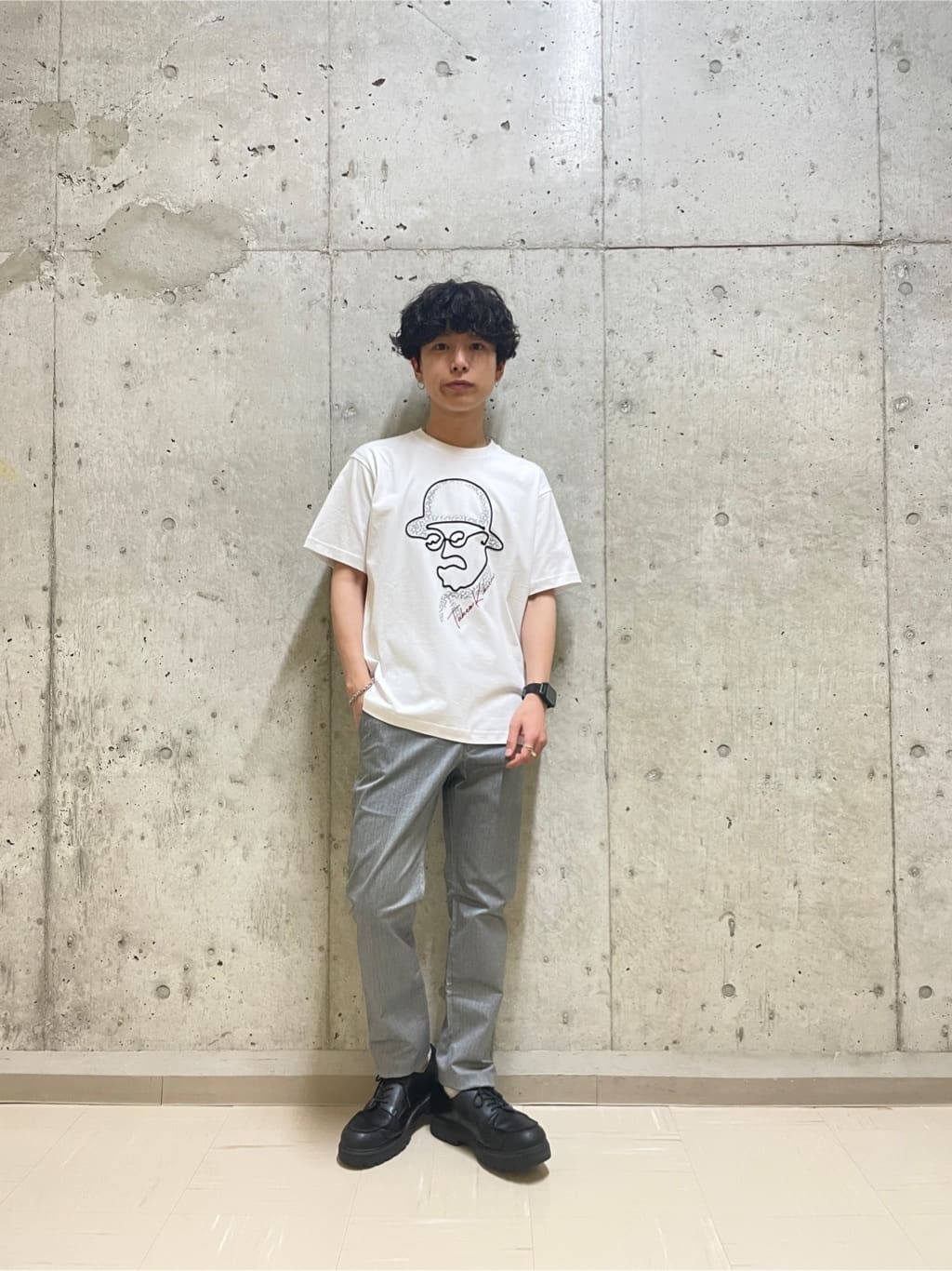 すずきさんの「TAKEO KIKUCHI｜【全7サイズ&times;8色展開！】トップマルチヘリンボン パンツ」を使ったコーディネート