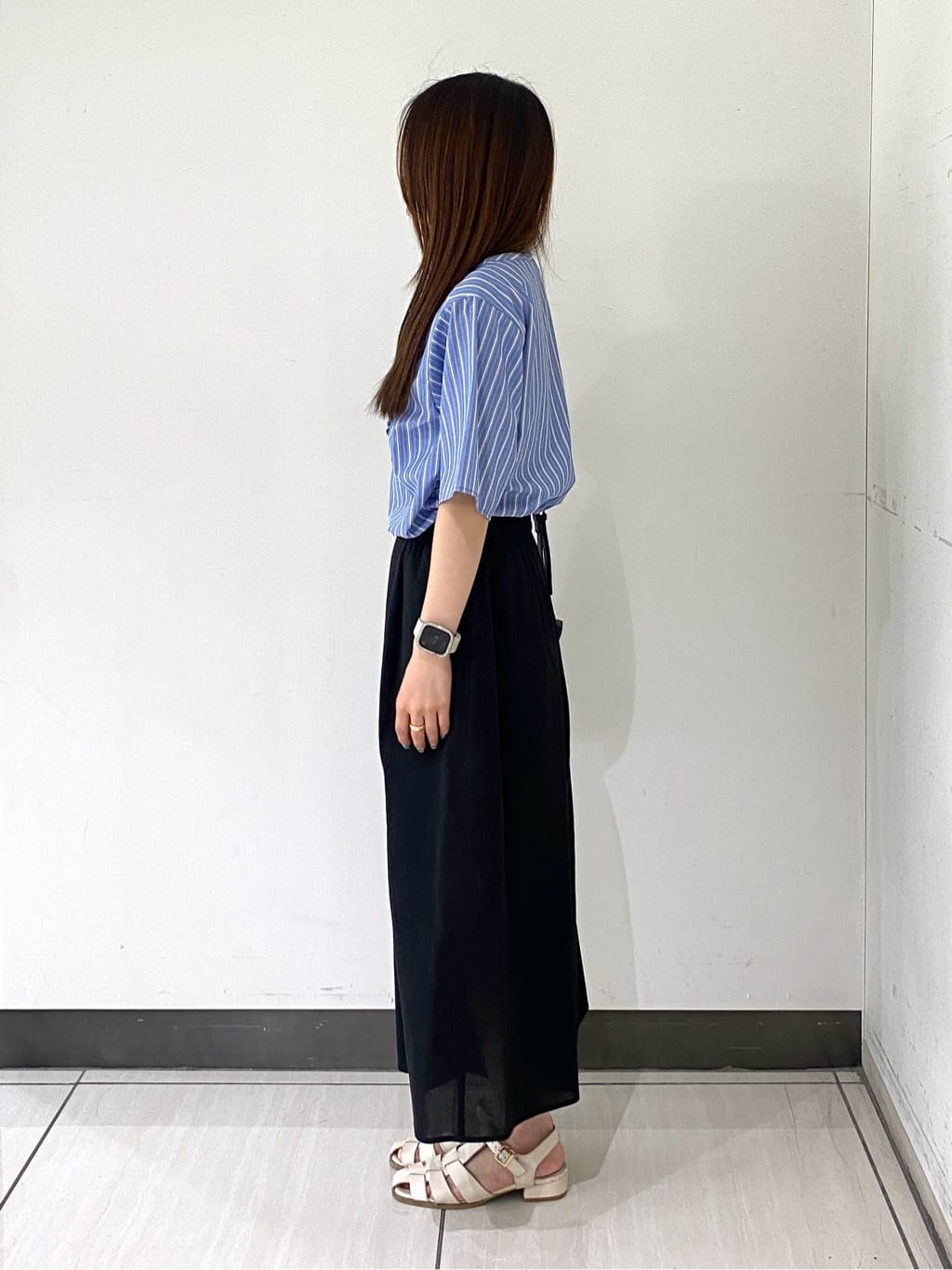 momoさんの「INDIVI｜【洗える】胸元タックフリルブラウス」を使ったコーディネート