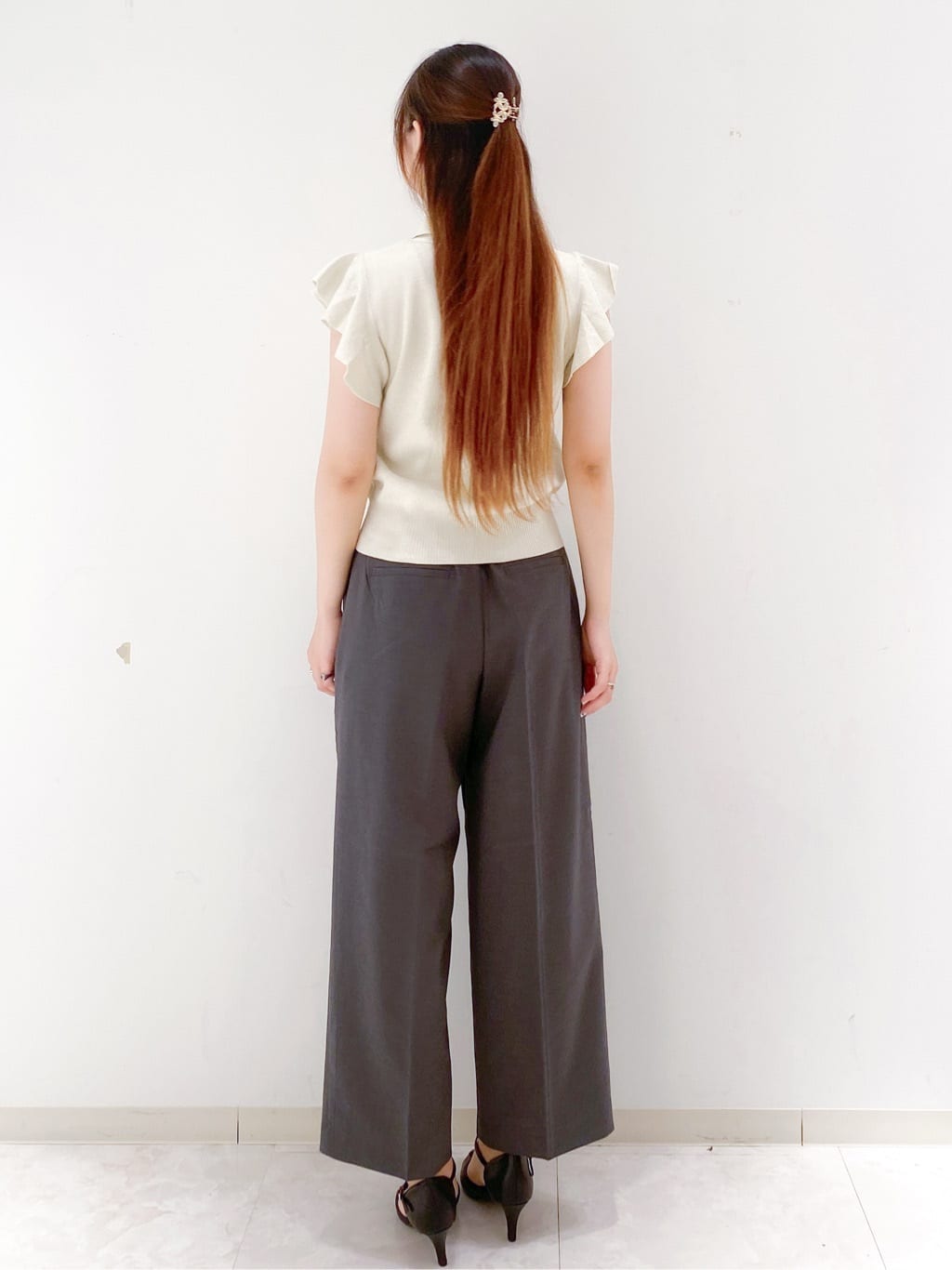 yurinaさんの「index｜フレアスリーブボウタイニット【洗濯機洗い可／接触冷感／抗ピル】」を使ったコーディネート