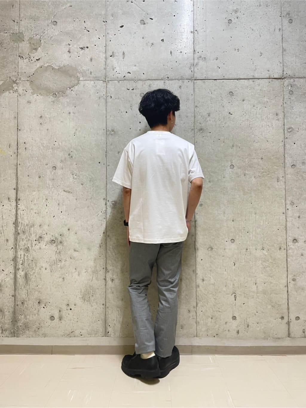 すずきさんの「TAKEO KIKUCHI｜【全7サイズ&times;8色展開！】トップマルチヘリンボン パンツ」を使ったコーディネート