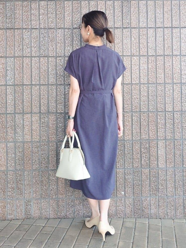 MUTSUKOさんの「UNTITLED｜【UV/はっ水】リラククールワンピース」を使ったコーディネート