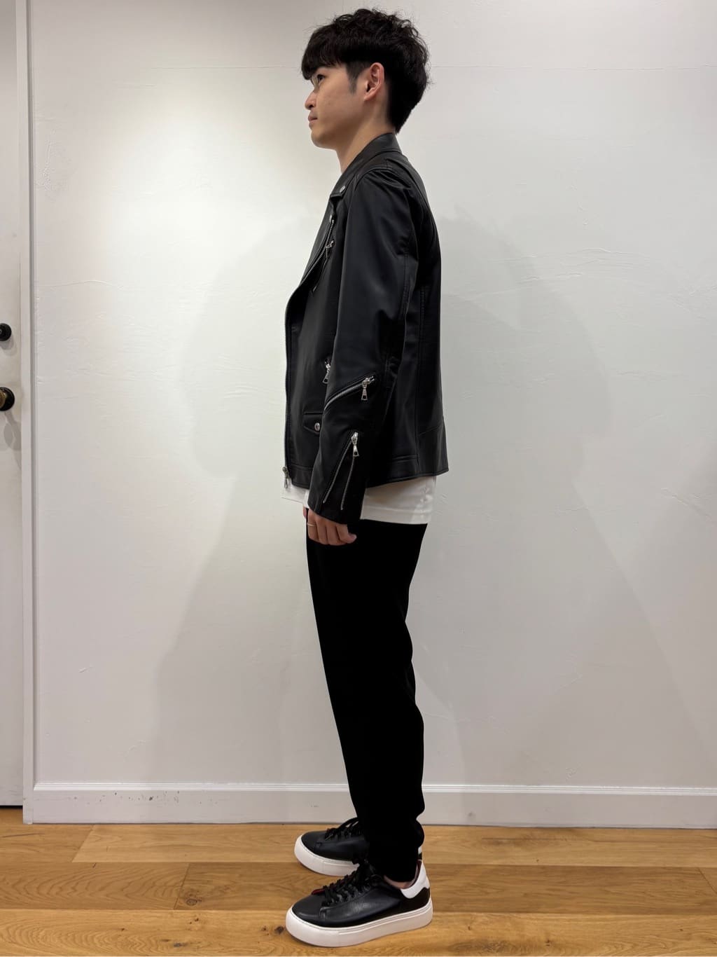 ABEさんの「DRESSTERIOR｜◆【本革】レザーライダースジャケット」を使ったコーディネート