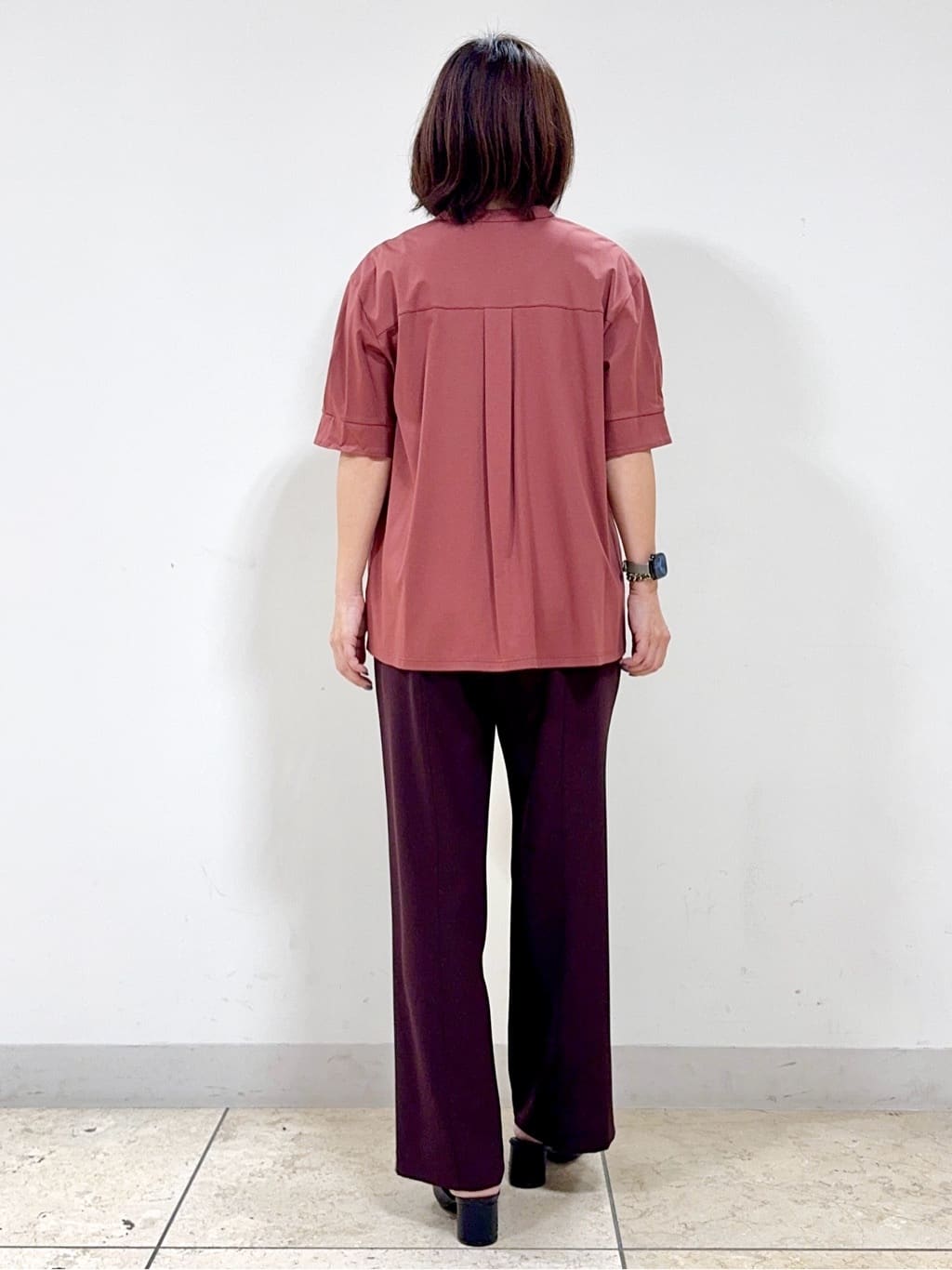 kaeさんの「Reflect｜【すっきり見え！長め丈／マシンウォッシュ可】スキッパーネックジャージトップス」を使ったコーディネート