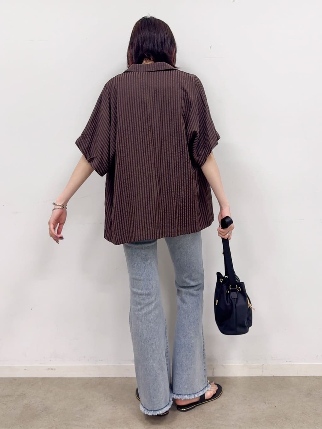 𝐜𝐡𝐢𝐤𝐚さんの「SHOO･LA･RUE｜【ひんやり/S-LL】ストレッチフレアデニム」を使ったコーディネート