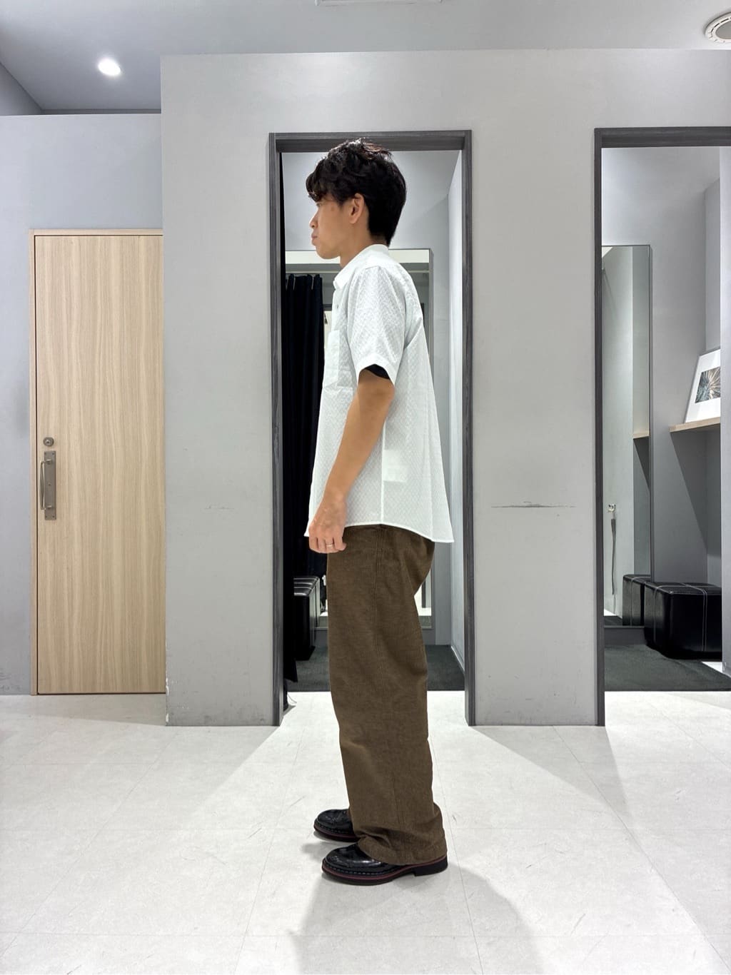 わいずみさんの「TAKEO KIKUCHI｜【抗菌防臭／5サイズ展開】ハイゲージポンチ Tシャツ」を使ったコーディネート