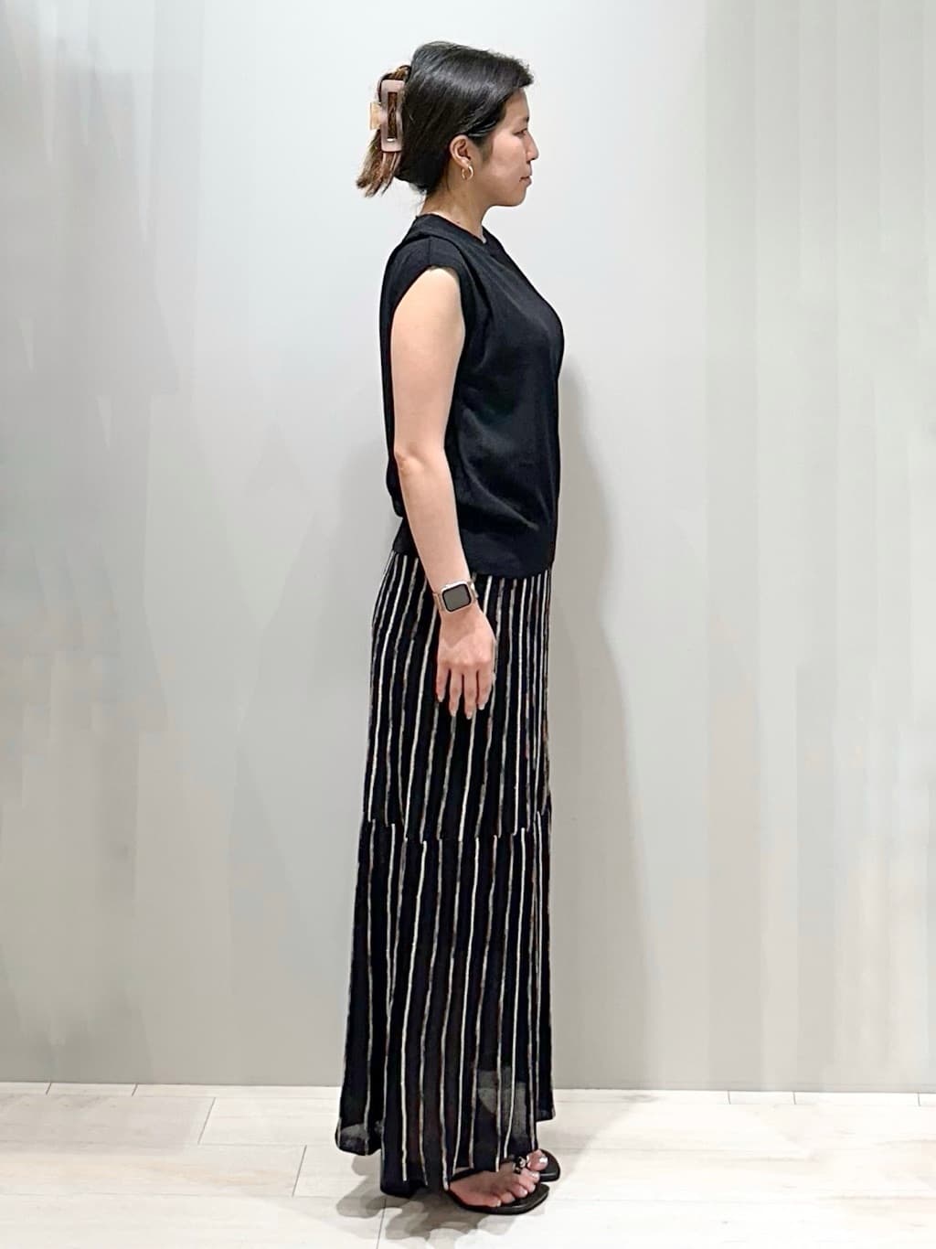 Iguさんの「THE SHOP TK｜ラメシアーフレンチ袖トップス【セットUP可/洗濯機OK】」を使ったコーディネート