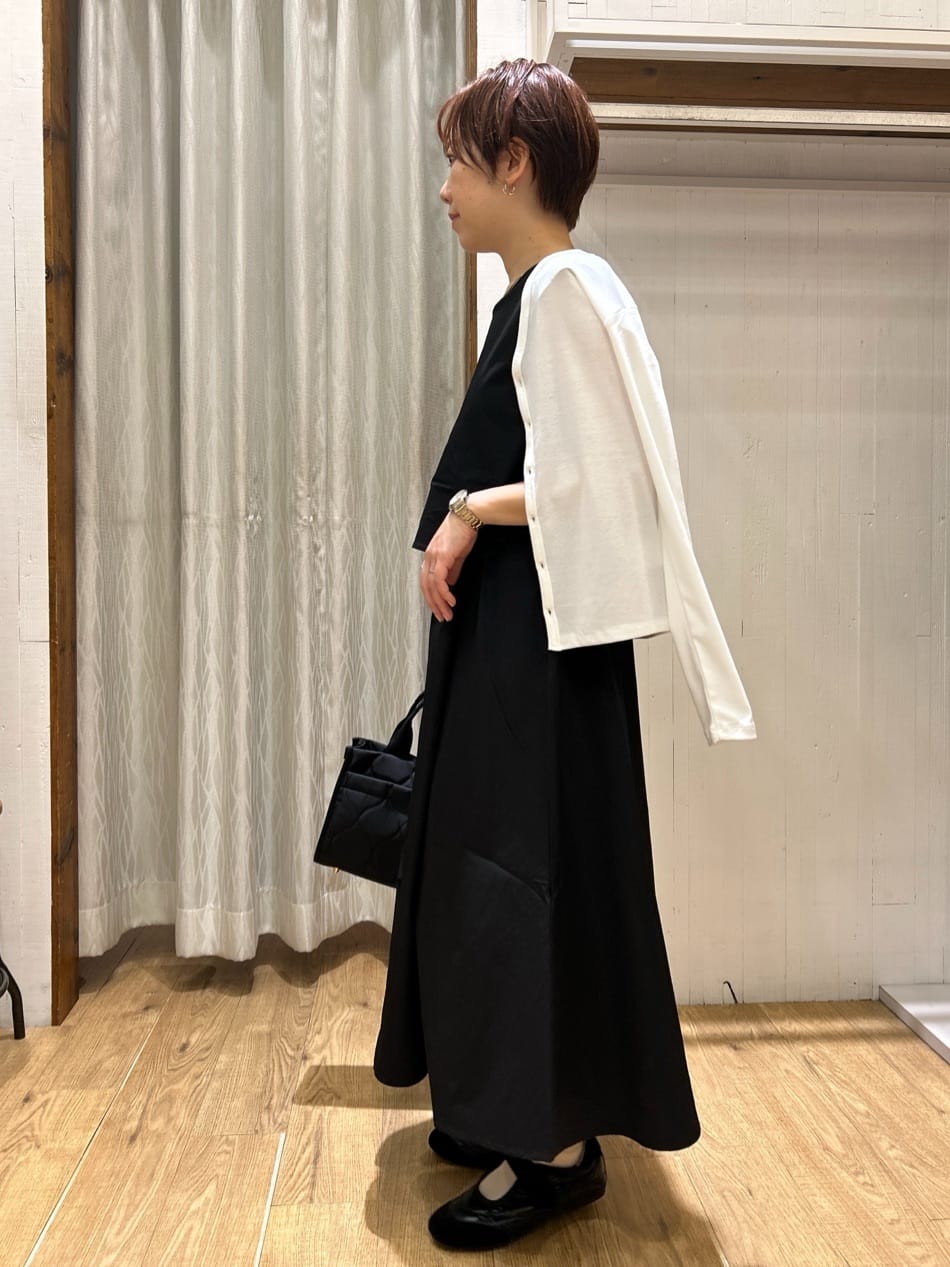 ga_riさんの「THE SHOP TK｜シアーフライスVカーデ」を使ったコーディネート