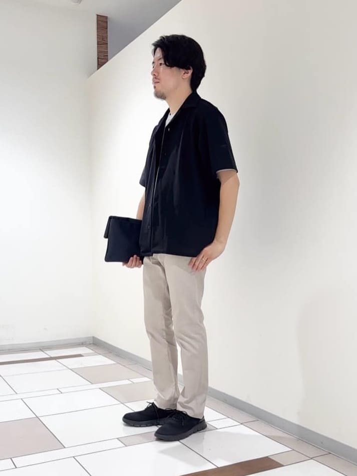 及川さんの「TAKEO KIKUCHI｜【COOL CITY WEAR】エアートール オープンカラーシャツ /接触冷感・通気性」を使ったコーディネート