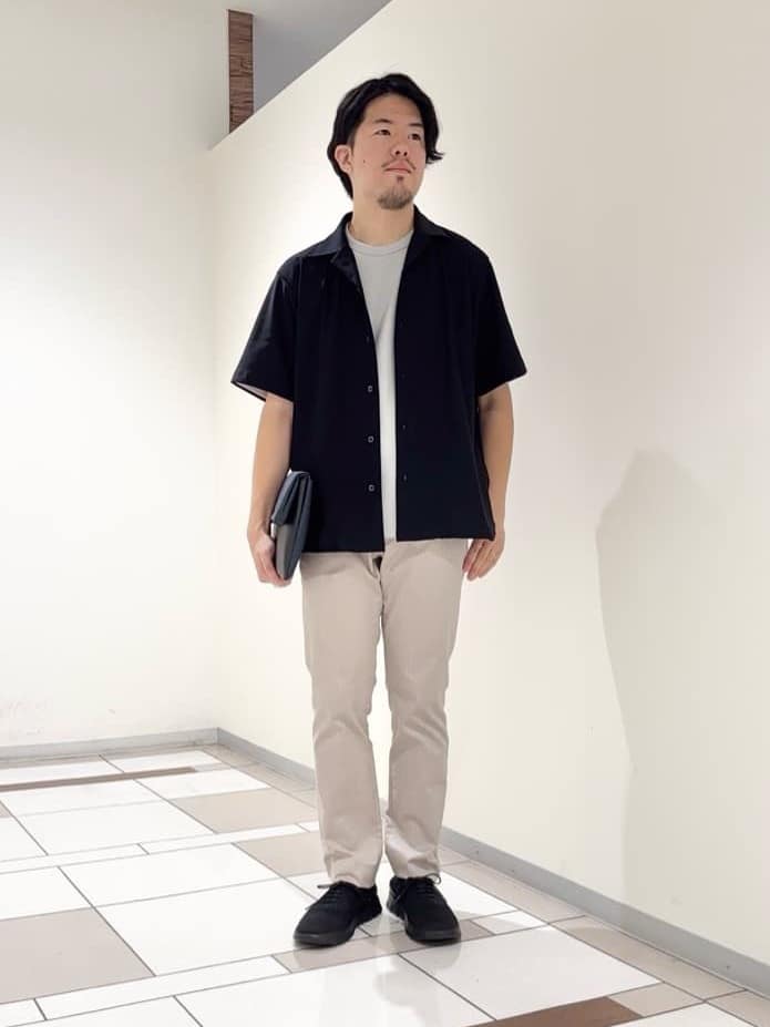 及川さんの「TAKEO KIKUCHI｜【COOL CITY WEAR】エアートール オープンカラーシャツ /接触冷感・通気性」を使ったコーディネート