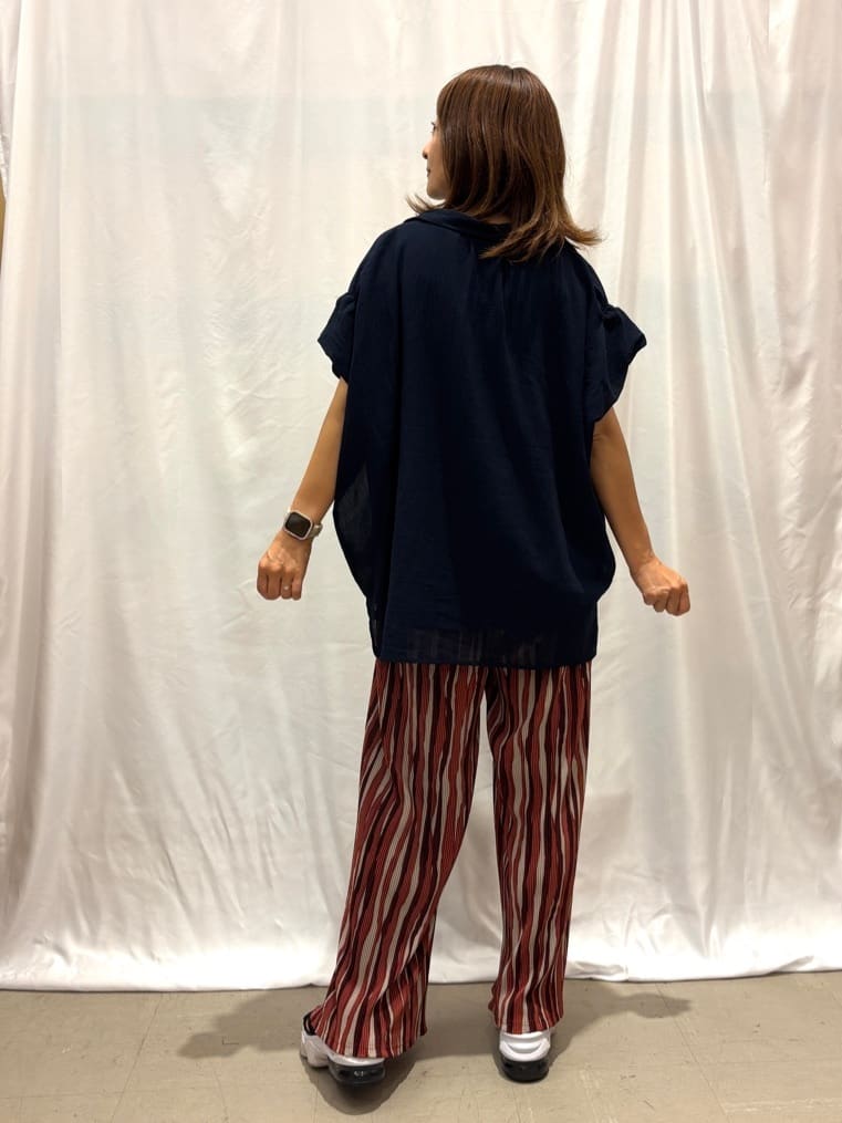 ふくまるさんの「SHOO･LA･RUE｜【洗濯機可/柄が選べる】さらさら楽ちん プリーツ ワイドパンツ」を使ったコーディネート