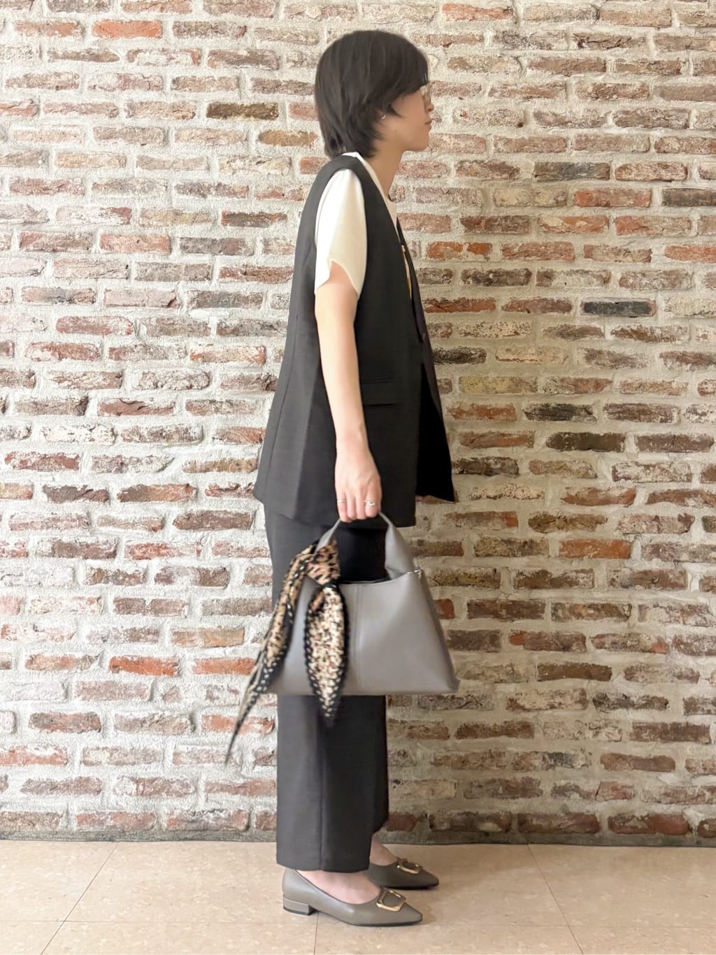 しばさんの「THE SHOP TK｜【スッキリ決まる】パナマメッシュジレ/洗える/セットアップ可」を使ったコーディネート