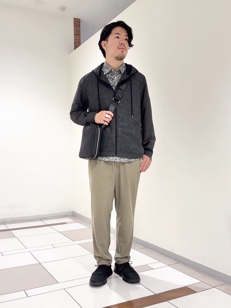 及川さんの「TAKEO KIKUCHI｜【COOL CITY WEAR】エアートール パンツ /接触冷感・通気性」を使ったコーディネート