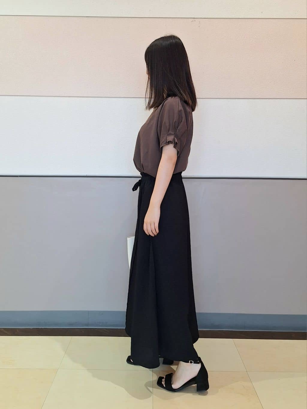 Sachaさんの「SHOO･LA･RUE｜【S-LL/UV/プチプラ】お袖タックで好印象 デザインTシャツ」を使ったコーディネート