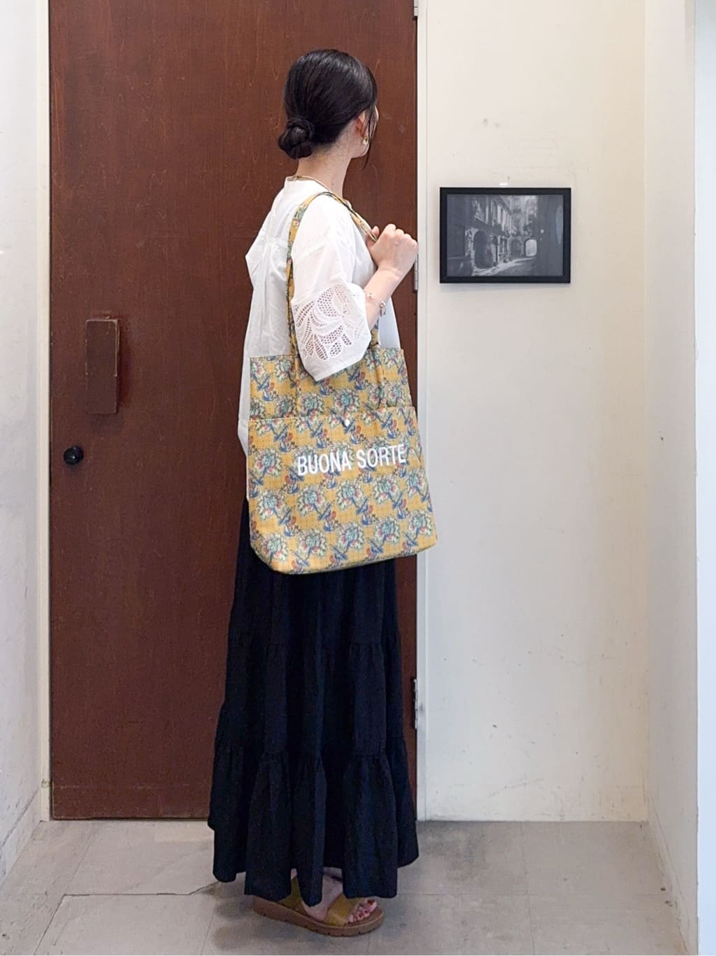 𝐇𝐢𝐫𝐨𝐦𝐢さんの「SHOO･LA･RUE｜【S-LL/6分袖】レースデザインで華やか見え お袖刺繍ブラウス」を使ったコーディネート