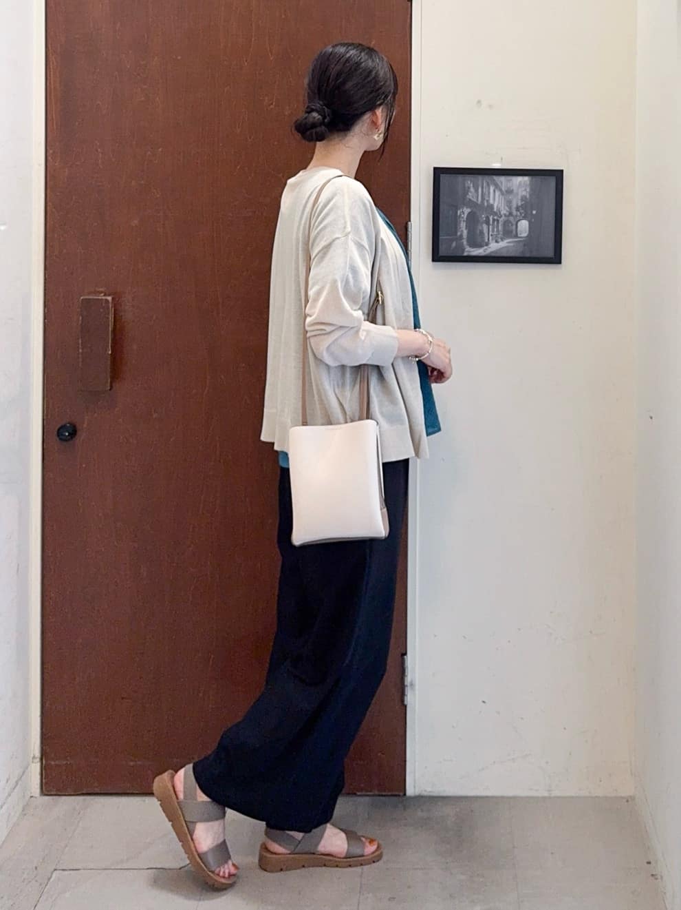 𝐇𝐢𝐫𝐨𝐦𝐢さんの「SHOO･LA･RUE｜インでもアウトでも 上品な甘さの 刺繍レース切替トップス」を使ったコーディネート