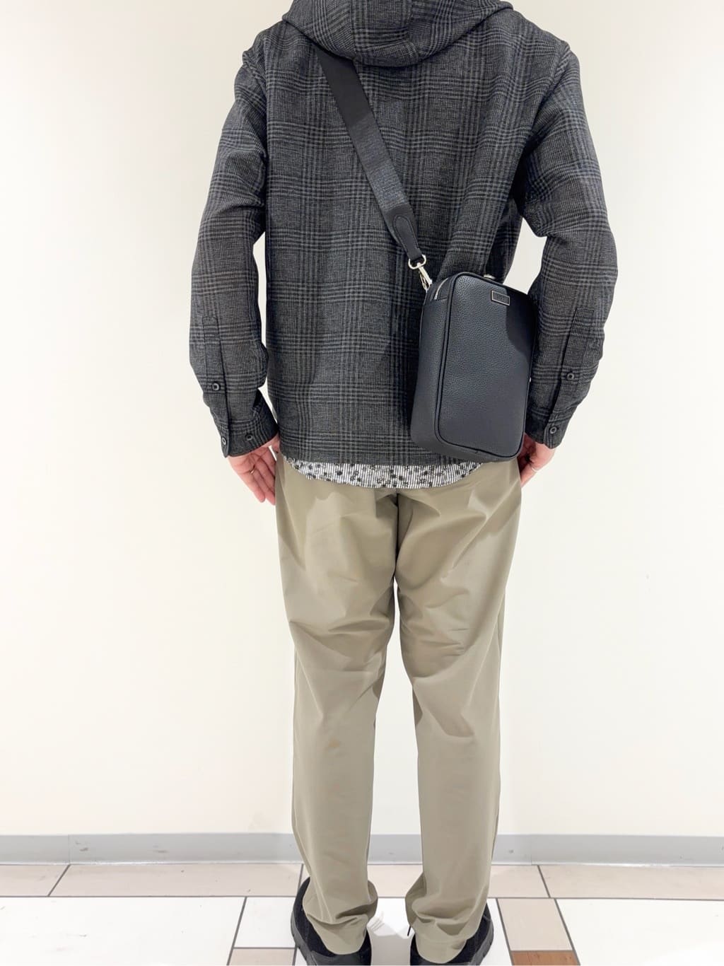 及川さんの「TAKEO KIKUCHI｜【COOL CITY WEAR】エアートール パンツ /接触冷感・通気性」を使ったコーディネート