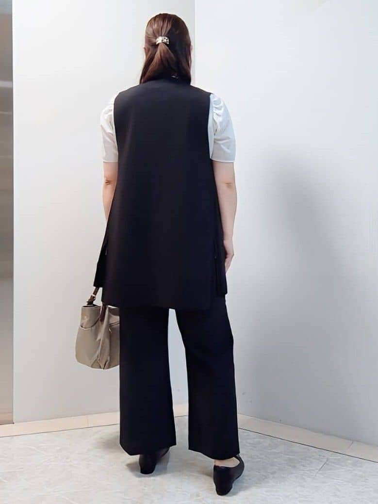 エリさんの「Reflect｜【接触冷感／マシンウォッシュ可／ウエスト総ゴム】ワイドシルエットパンツ」を使ったコーディネート