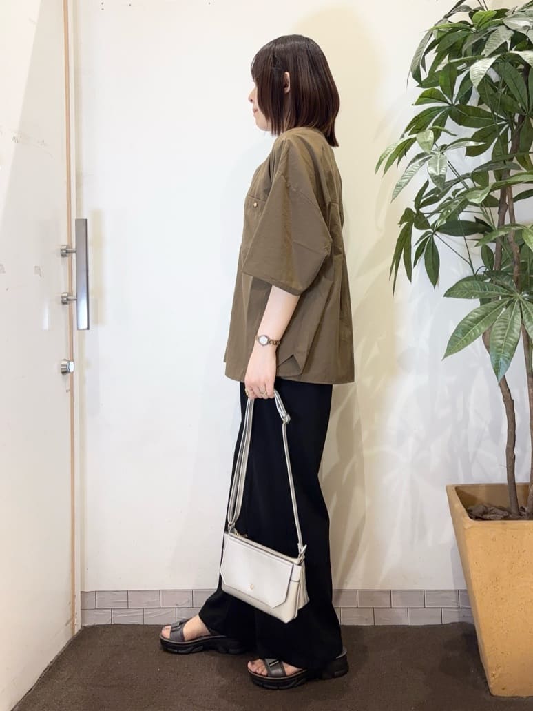 宗形さんの「SHOO･LA･RUE｜【S-LL/ストレッチ】脚のラインを拾いにくい スマートワイドパンツ」を使ったコーディネート