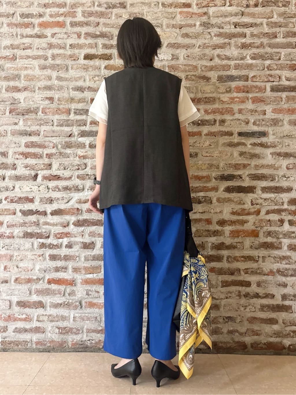 しばさんの「THE SHOP TK｜【スッキリ決まる】パナマメッシュジレ/洗える/セットアップ可」を使ったコーディネート