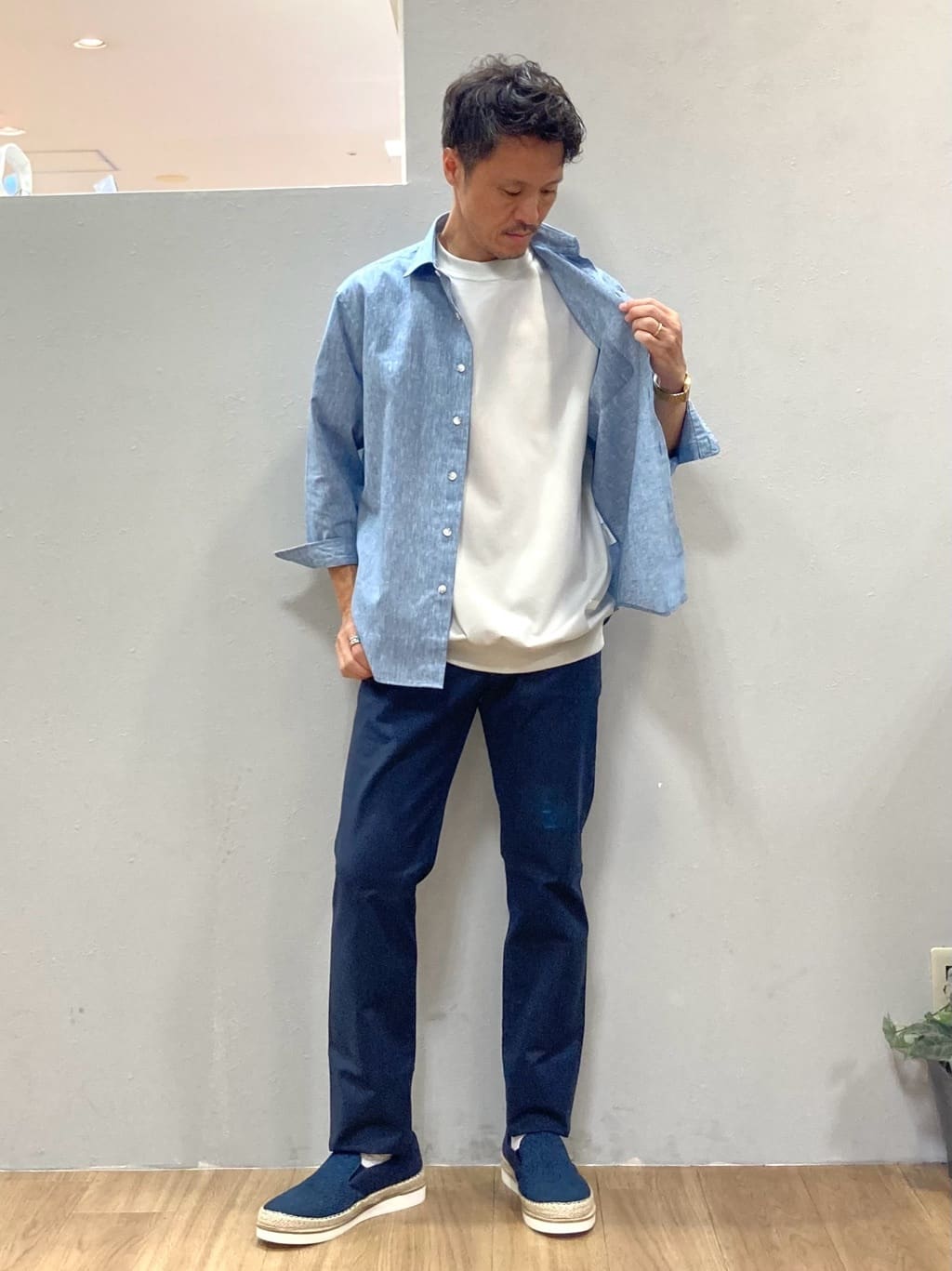 シュンさんの「TAKEO KIKUCHI｜【抗菌防臭／5サイズ展開】ハイゲージポンチ Tシャツ」を使ったコーディネート
