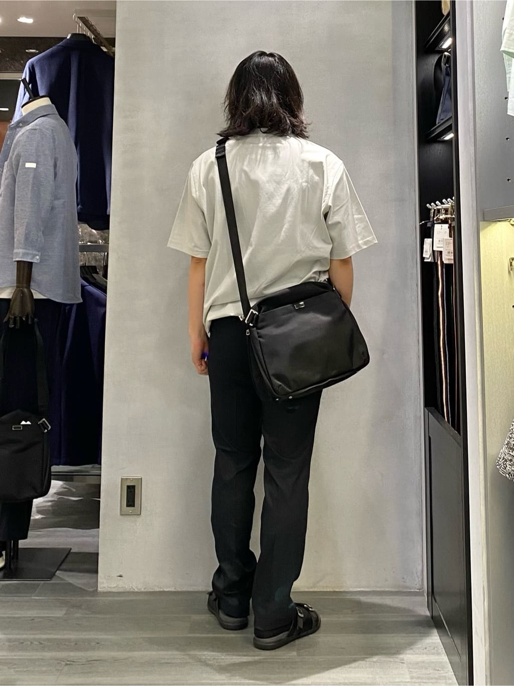 nishiさんの「TAKEO KIKUCHI｜【抗菌防臭／5サイズ展開】ハイゲージポンチ Tシャツ」を使ったコーディネート