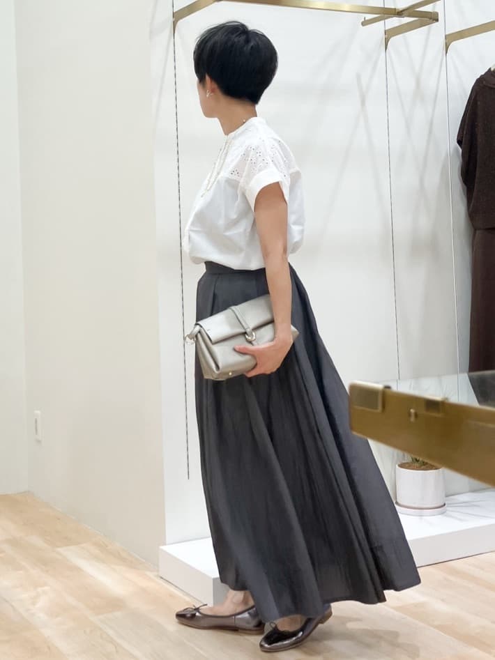 Keiさんの「grove｜涼やかさと上品さを兼ね備えた　レースシャツブラウス」を使ったコーディネート
