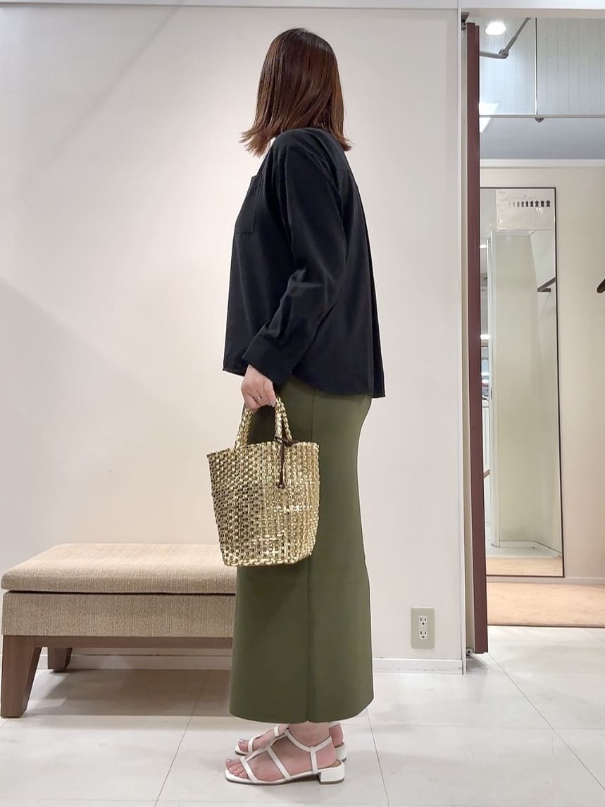 YUIさんの「UNTITLED｜【秋も着られる/セットアップ可】リラククールシャツ」を使ったコーディネート