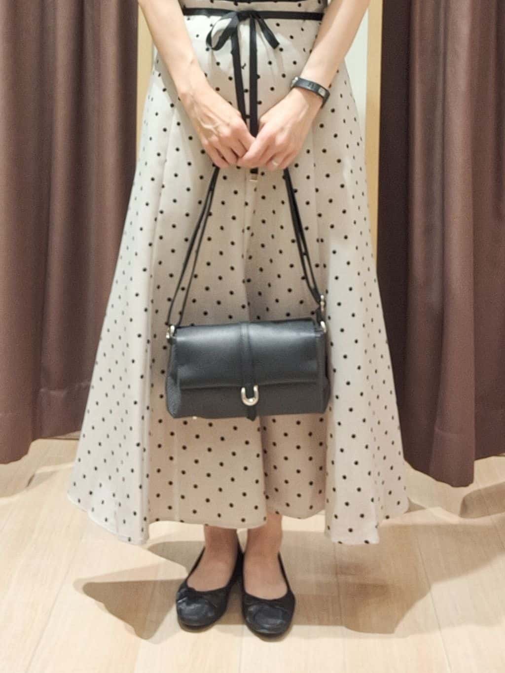 ウタさんの「grove｜涼やかさと上品さを兼ね備えた　レースシャツブラウス」を使ったコーディネート