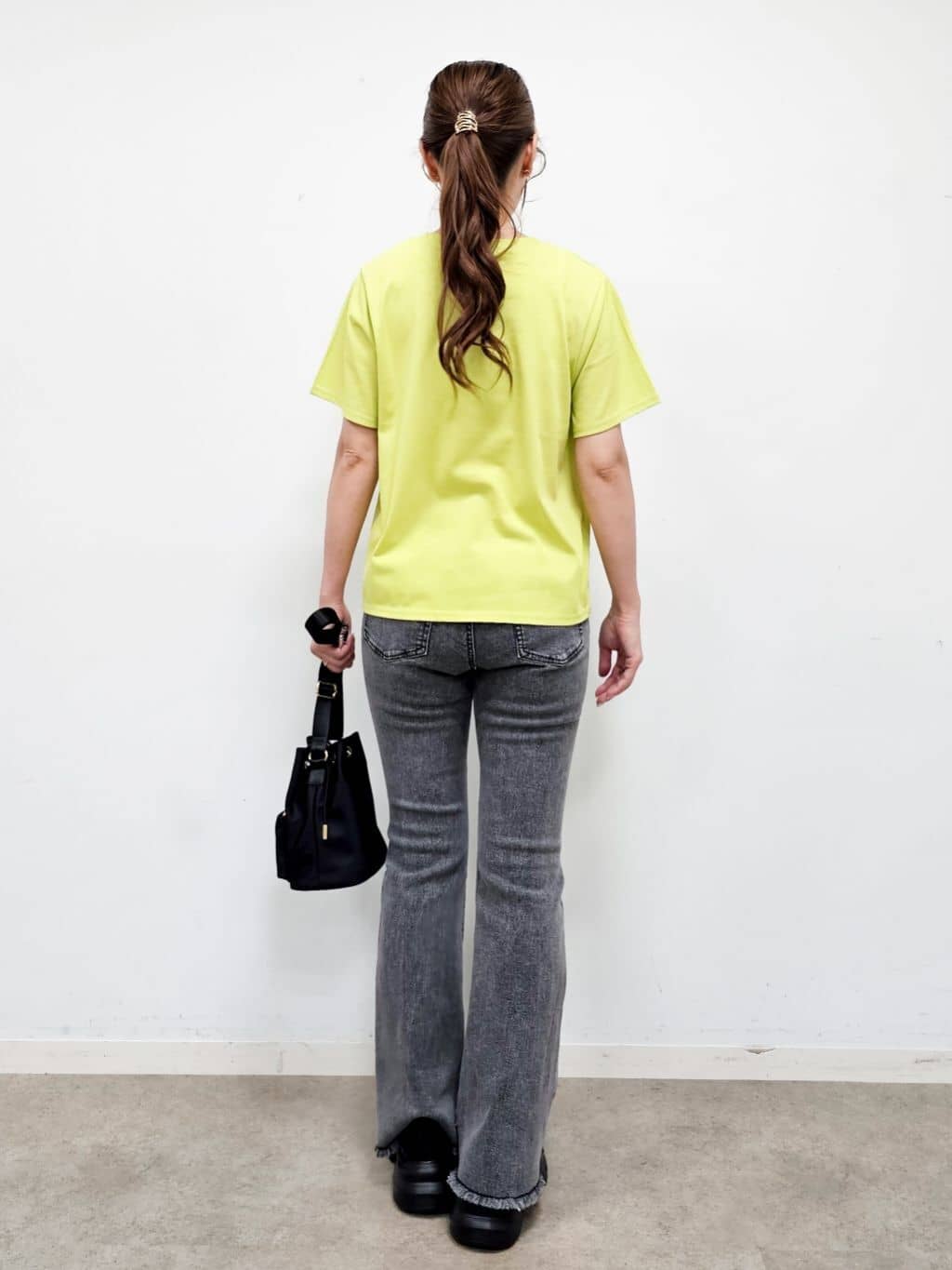 ゆゆさんの「SHOO･LA･RUE｜【S-LL/ひんやり/汗ジミ軽減/UVカット】グラフィックアソートTシャツ」を使ったコーディネート