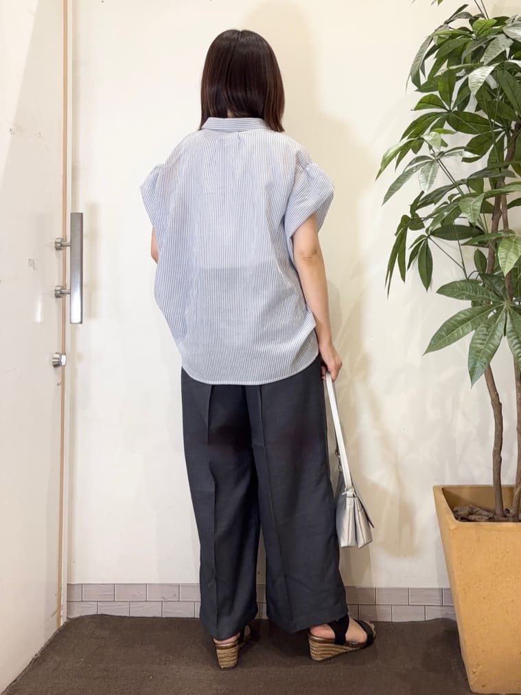 宗形さんの「SHOO･LA･RUE｜【S-LL】さらシャリコットン 上品なシアー感のデザインシャツ」を使ったコーディネート