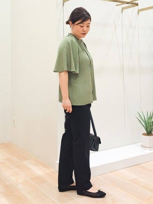 ふるさんの「grove｜キレイも動きやすさも　美脚見えハイパーストレッチパンツ」を使ったコーディネート