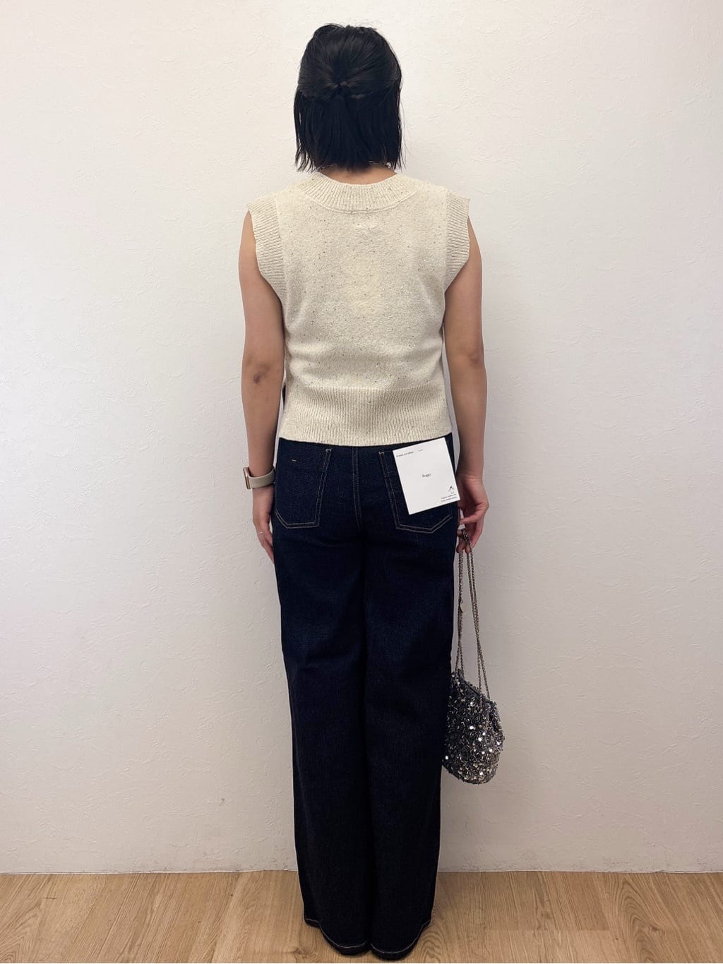 Takeさんの「OPAQUE.CLIP｜スパンコールラメVネックニット【洗える】」を使ったコーディネート
