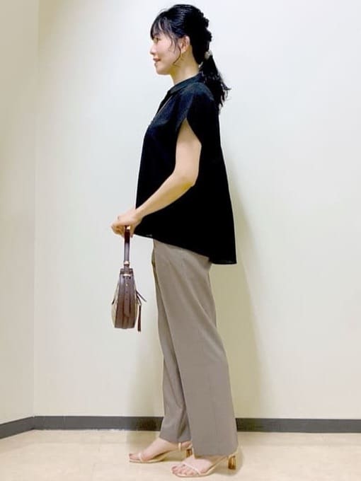  beni_gingerさんの「Reflect｜【二の腕さりげなくカバー】シャツ衿オフボディブラウス」を使ったコーディネート
