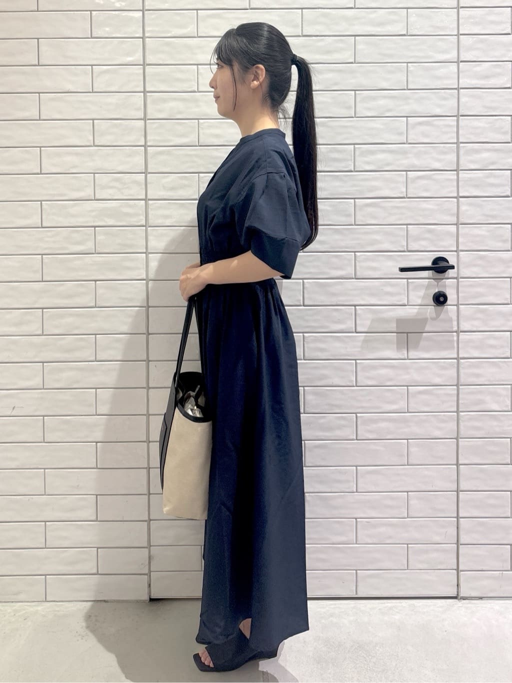 ayumiさんの「OPAQUE.CLIP｜リネンライクスキッパーフィット＆フレアワンピース【洗濯機洗い可】」を使ったコーディネート