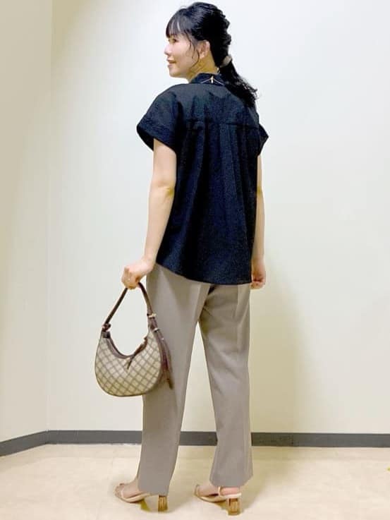  beni_gingerさんの「Reflect｜【二の腕さりげなくカバー】シャツ衿オフボディブラウス」を使ったコーディネート
