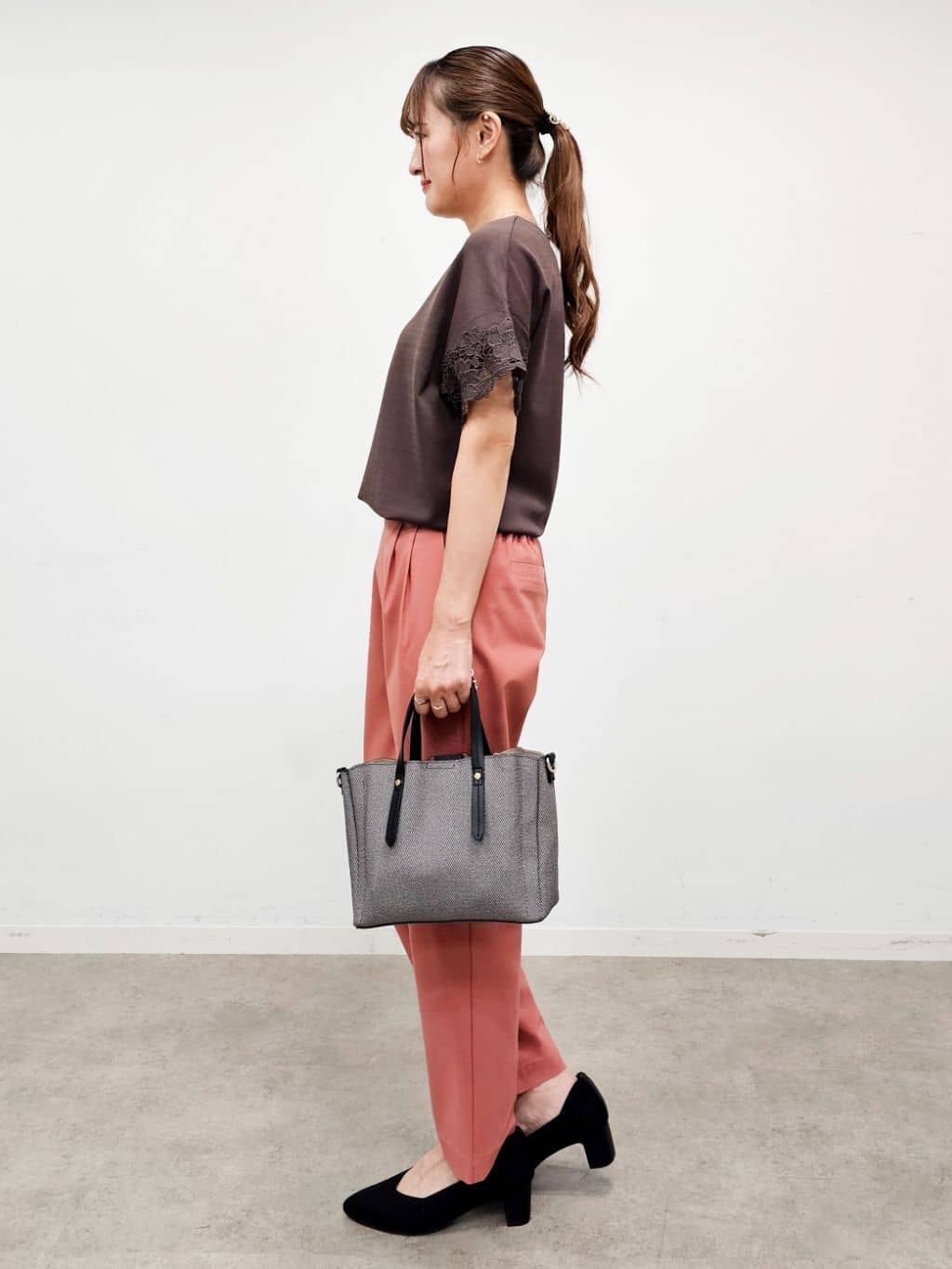 ゆゆさんの「SHOO･LA･RUE｜【S-LL/ひんやり/UV/】大人上品な お袖レースニット」を使ったコーディネート