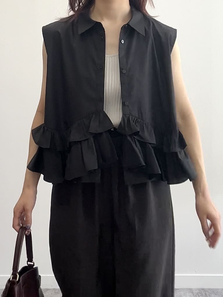 RINAさんの「OPAQUE.CLIP｜《Can Cam掲載》裾ラッフルフリルシャツ【洗濯機洗い可】」を使ったコーディネート