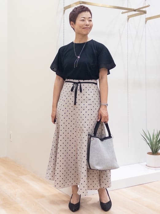シュウコさんの「grove｜ドットで華やぐ　軽やかマーメイドスカート」を使ったコーディネート